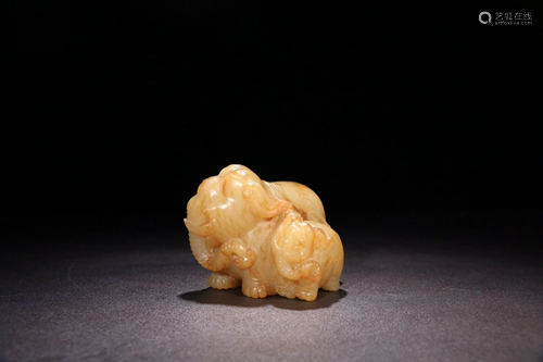 HETIAN JADE CARVING ELEPHANT ORNAMENT