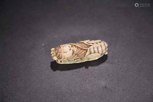 RARE MATERIAL COLOR-PAINTED CICADA HAND PIECE