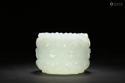 HETIAN JADE LOTUS-BLOSSOM BRUSH WASHER