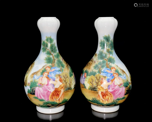 A PAIR OF YONGZHENG MARK ENAMEL…