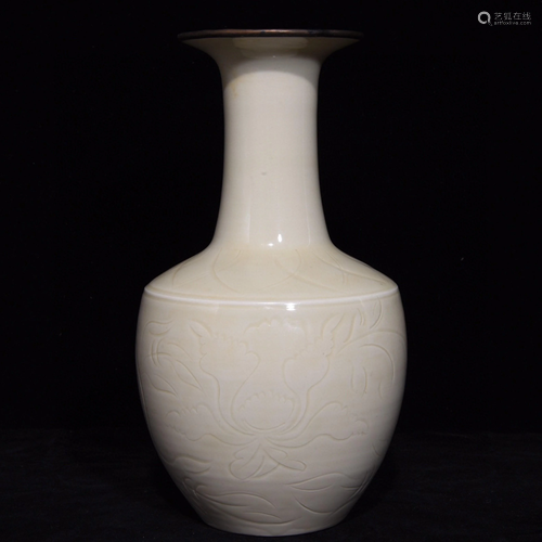 DING YAO FLOWER PATTERN VASE