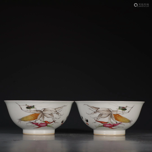 A PAIR OF QIANLONG MARK ENAMELED MELON FR…