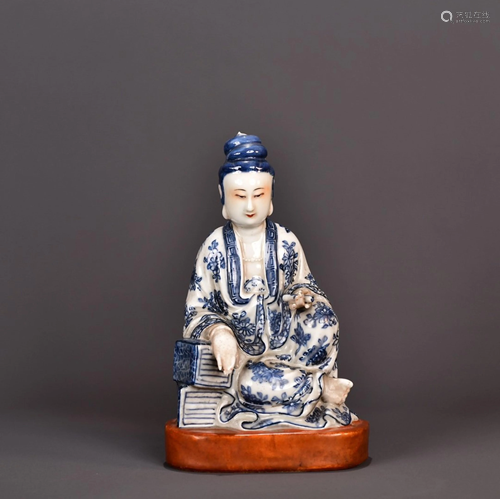 BLUE AND WHITE RED GLAZE FIGURE OF GUANYIN