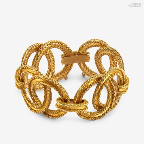 An eighteen karat gold bracelet, Italy