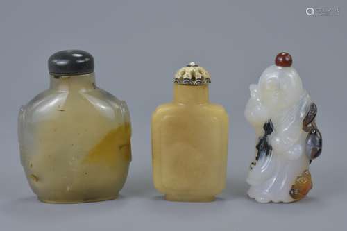 Three Chinese agate snuff bottles