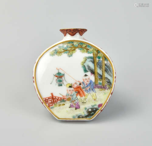 Chinese Famille Rose Snuff Bottle w/ Qianlong Mark