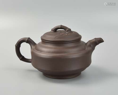 Chinese Yixing Zisha Teapot