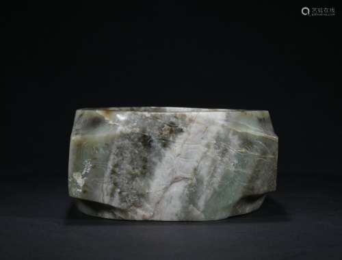 A jade Cong-type vase,Qing dynasty