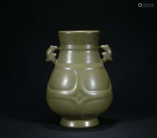A teadust-glazed vase,Qing dynasty