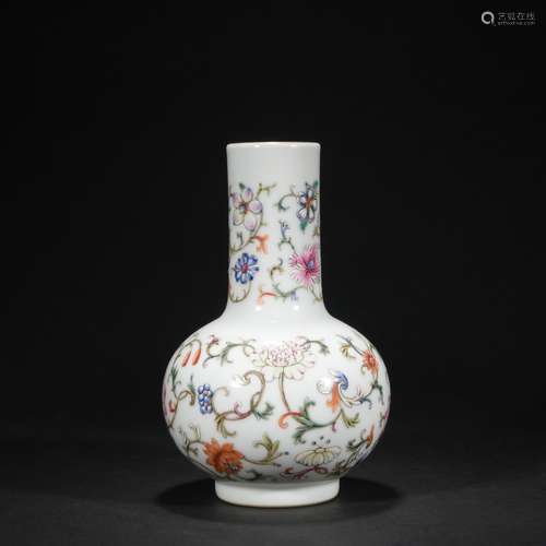 A famille-rose 'floral' vase,Qing dynasty