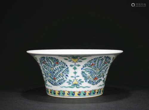 A Wu cai 'floral' bowl,Qing dynasty