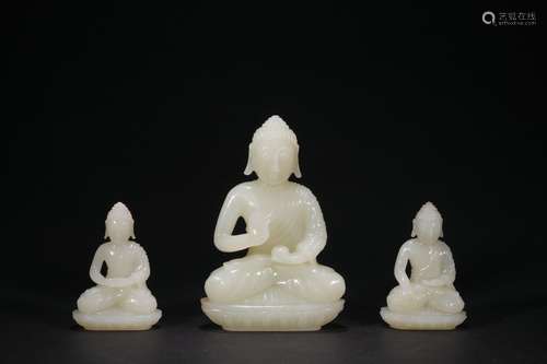 A pair of  jade figure of Trikalea Buddhas,Qing dynasty