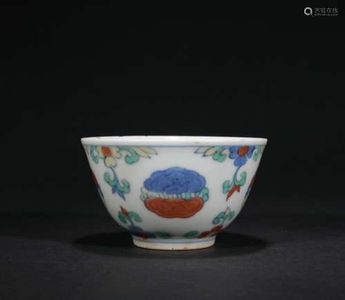 A DouCai 'floral' cup,Ming dynasty