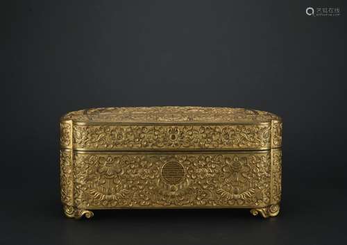 A gilt-bronze 'floral' box and cover,Qing dynasty