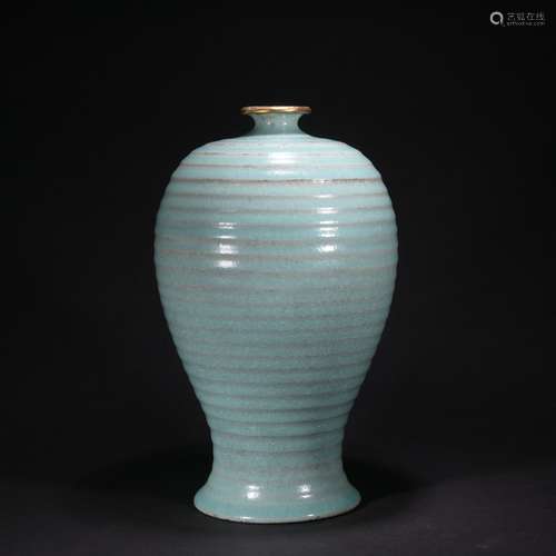 A officer glazed Meiping,Qing dynasty