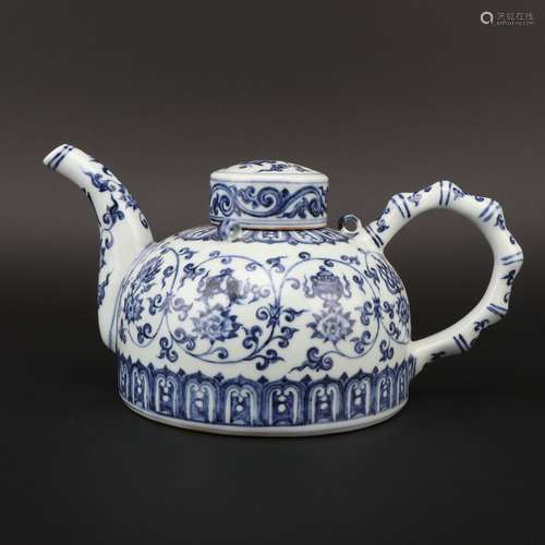 Ming dynasty blue and white teapot