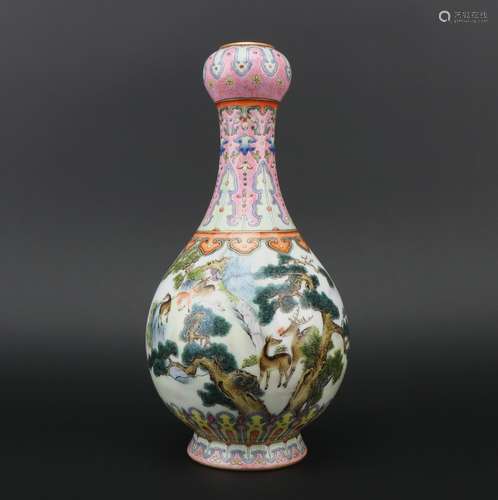 Qing dynasty famille-rose bottle