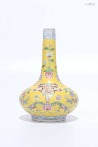 a chinese yellow ground porcelain bottle vase,qing dynasty