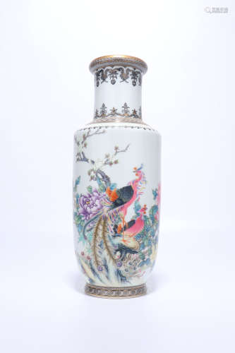a chinese famille rose porcelain rouleau vase,qing dynasty