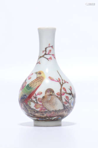 a chinese famille rose porcelain vase,qing dynasty