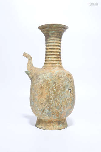 a chinese bronze pot,the west han dynasty