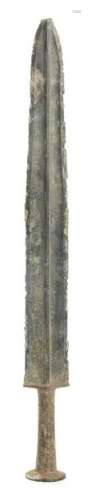 A BRONZE DAGGER, JIAN China, Zhou dynasty 44,5 cm …
