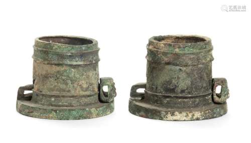 A PAIR OF BRONZE AXLE CAPS AND PINS, DOU China, Ea…
