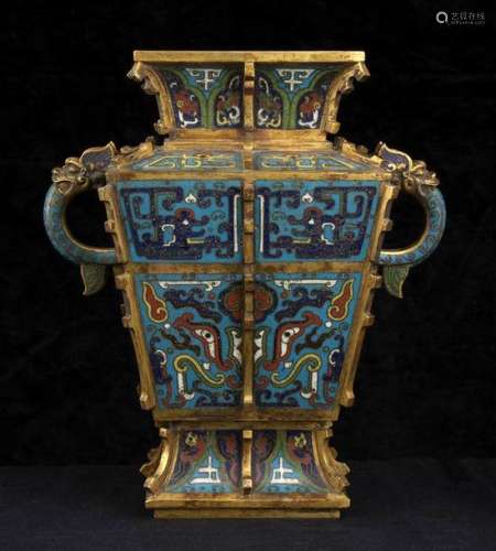 A CLOISONNÉ ENAMELED VASE, FANG ZU China, Qing dyn…