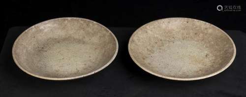 A PAIR OF GE TYPE CRACKLED GLAZED PORCELAIN DISHES…