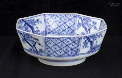 A 'BLUE AND WHITE' PORCELAIN OCTAGONAL BOWL China,…