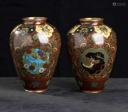 A PAIR OF CLOISONNÉ ENAMELED SMALL VASES Japan, Me…