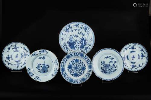 Set of three plates and a pair of bowls, and a sma…