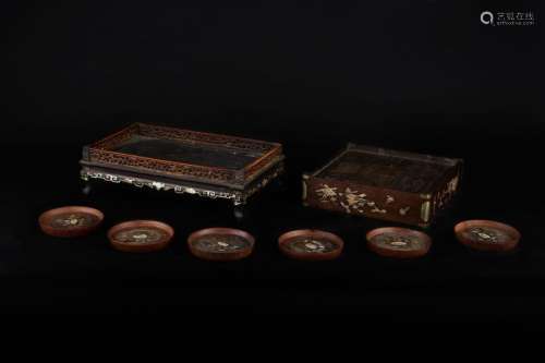 Set of two trays and six bowls in rosewood and mot…