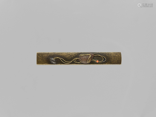 A RARE SENTOKU KOZUKA WITH SAGEMONO