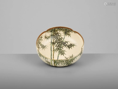 KOSHIDA: A LOBED SATSUMA CERAMIC BOWL WI…