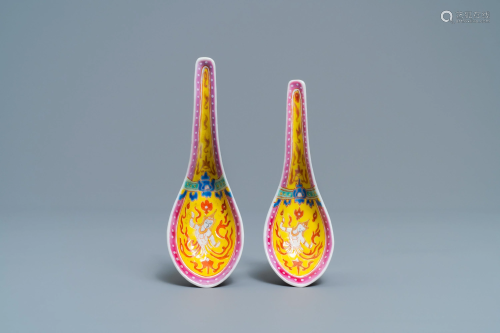 A pair of Chinese Thai market Bencharong spoons, 1…