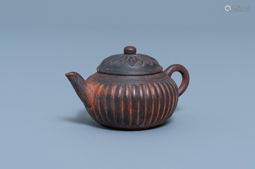 A Chinese Yixing stoneware 'chrysanthemum' t…