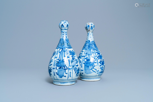 A pair of Chinese blue and white 'garlic head' bottle