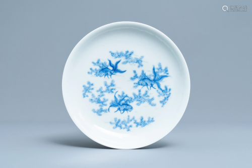 A Chinese blue and white 'goldfish' plate, Daogu…