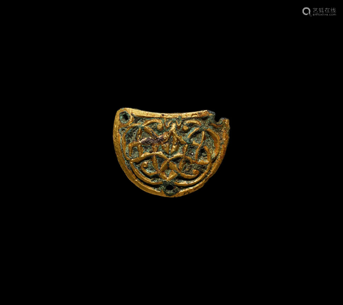 Tudor Gold Chip-Carved Mount