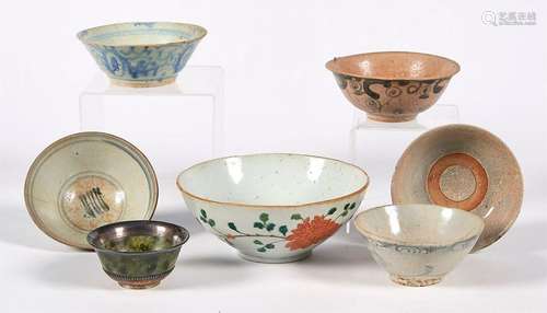 SET of six polychrome porcelain bowls decorated in…