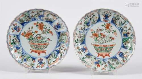 PAIR OF CIRCULAR PLACES in porcelain of the Cie de…