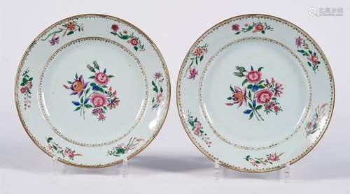 PAIR OF CIRCULAR PLACES in Indian porcelain with p…