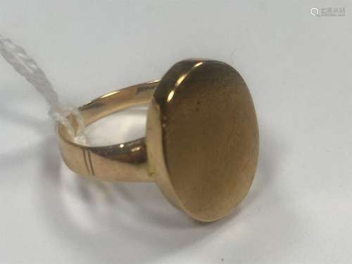 18K (750 thousandths) yellow gold signet ring deco…