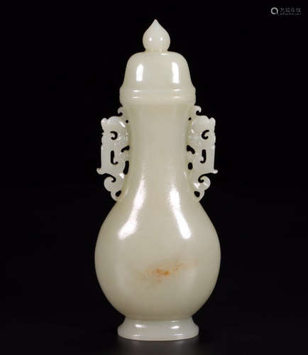 CHINESE CARVED HETIAN JADE VASE