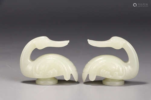 PAIR OF CHINESE CARVED HETIAN JADE ORNAMENT