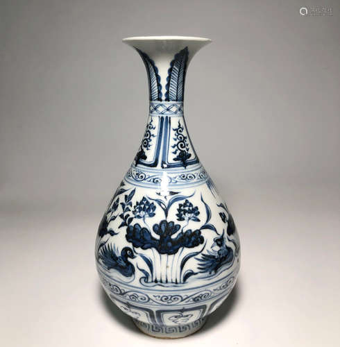 CHINESE BLUE & WHITE VASE