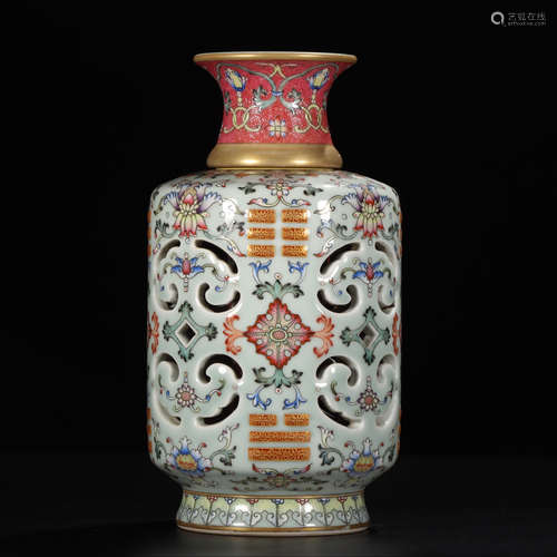 QIANLONG MARK, CHINESE GILT RED GLAZED FAMILLE ROSE VASE