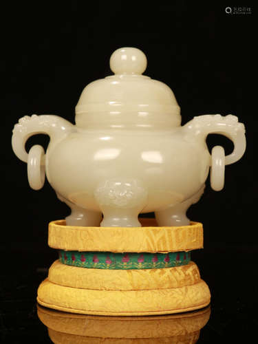 CHINESE CARVED HETIAN JADE CENSER