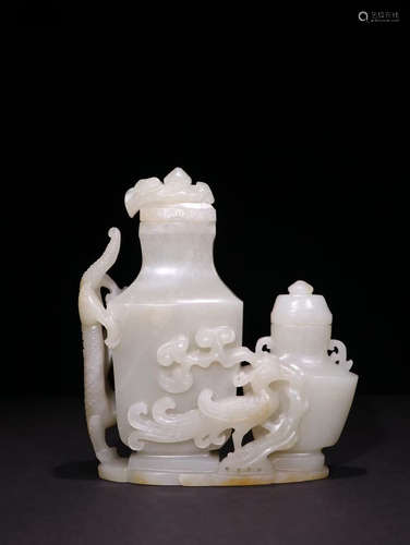 CHINESE CARVED HETIAN JADE VASE